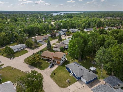 30 Devonshire Ave, Pinawa, MB 