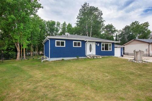 30 Devonshire Ave, Pinawa, MB 