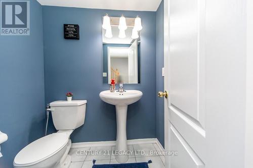 28 Oakins Lane, Ajax, ON - Indoor Photo Showing Bathroom