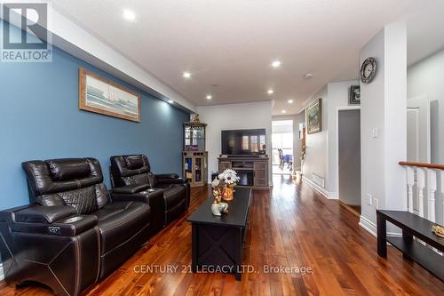 28 Oakins Lane, Ajax, ON - Indoor Photo Showing Living Room