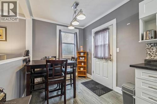 7 North Park Avenue, Hamilton, ON - Indoor Photo Showing Dining Room