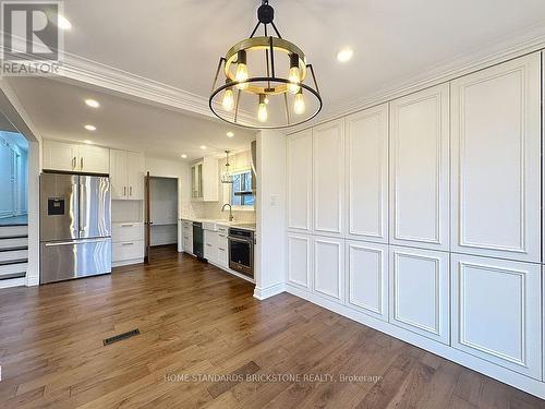 1360 Glen Rutley Circle, Mississauga, ON - Indoor Photo Showing Kitchen