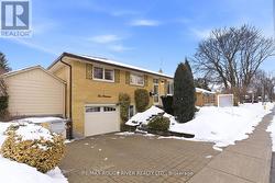 419 COCHRANE STREET  Whitby (Downtown Whitby), ON L1N 5J6