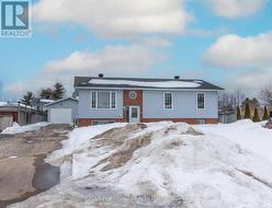 11 CRAIG PLACE  Petawawa, ON K8H 3L4