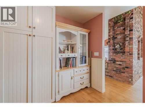 6410 Fox Crescent, Green Lake, BC - Indoor Photo Showing Other Room
