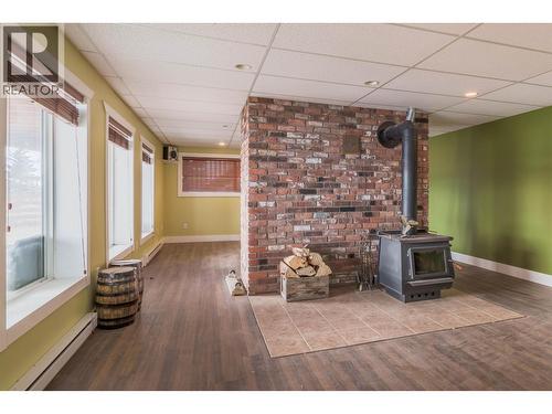 6410 Fox Crescent, Green Lake, BC - Indoor Photo Showing Other Room