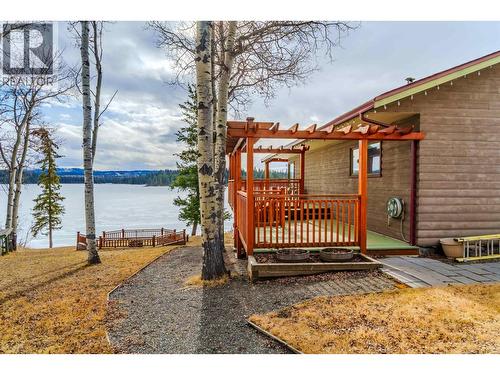 6410 Fox Crescent, Green Lake, BC - Outdoor With Body Of Water