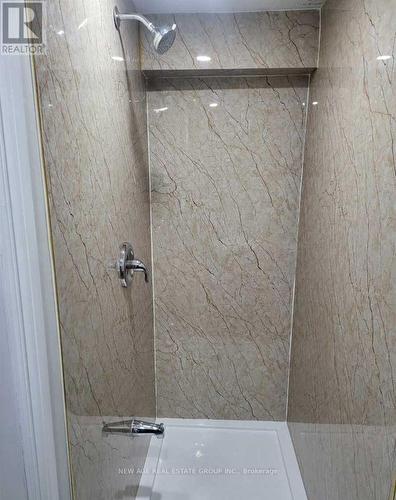 467 Limeridge Road W, Hamilton, ON - Indoor Photo Showing Bathroom