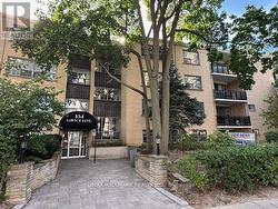 211 - 134 LAWTON BOULEVARD  Toronto, ON M4V 2A4