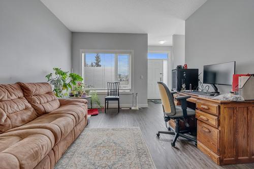 10104  122 Ave Nw, Edmonton, AB - Indoor Photo Showing Office