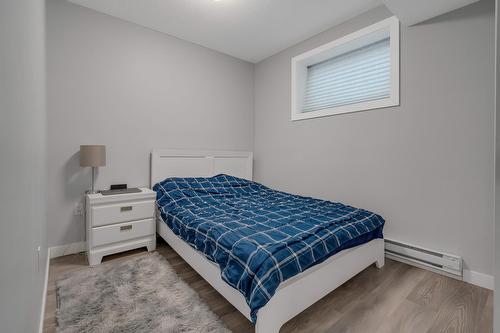 10104  122 Ave Nw, Edmonton, AB - Indoor Photo Showing Bedroom
