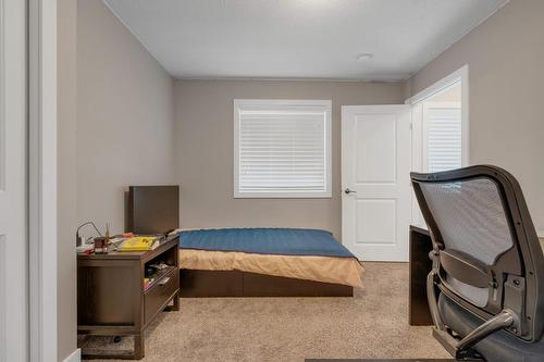 10104  122 Ave Nw, Edmonton, AB - Indoor Photo Showing Bedroom