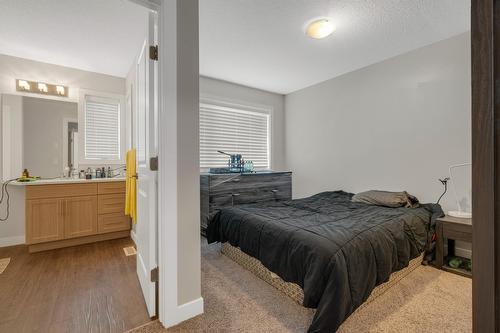 10104  122 Ave Nw, Edmonton, AB - Indoor Photo Showing Bedroom