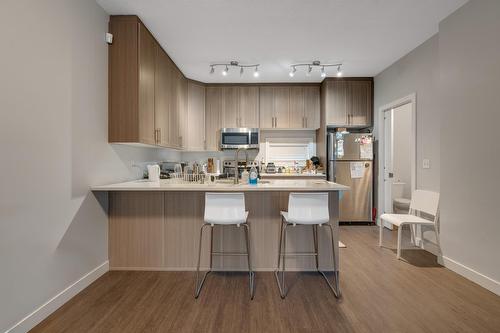 10104  122 Ave Nw, Edmonton, AB - Indoor Photo Showing Kitchen