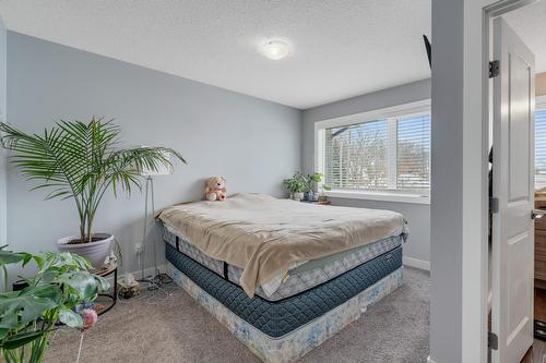 10104  122 Ave Nw, Edmonton, AB - Indoor Photo Showing Bedroom