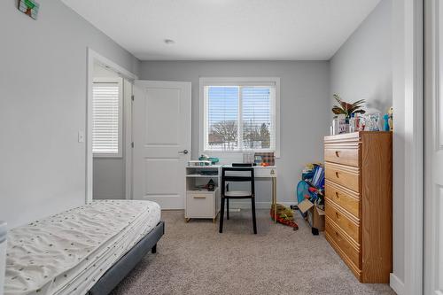10104  122 Ave Nw, Edmonton, AB - Indoor Photo Showing Bedroom