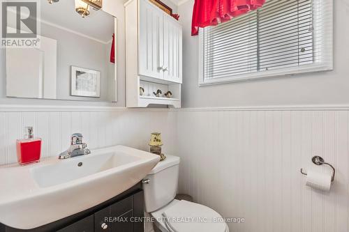 8 Parkview Drive, St. Thomas, ON - Indoor Photo Showing Bathroom