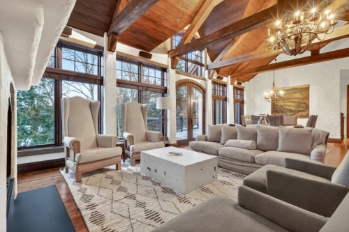 Living Room - 1015 Ch. Cochrane, Mont-Tremblant, QC - Indoor Photo Showing Living Room