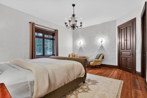 Bedroom - 1015 Ch. Cochrane, Mont-Tremblant, QC - Indoor Photo Showing Bedroom