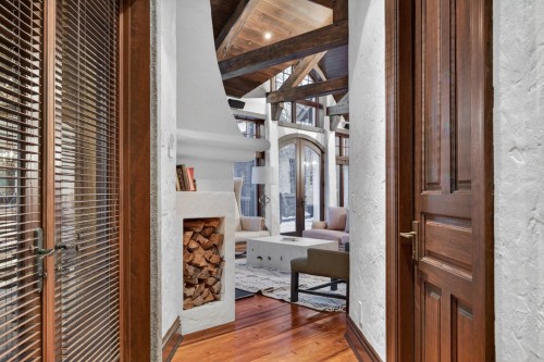 Passageway - 1015 Ch. Cochrane, Mont-Tremblant, QC - Indoor Photo Showing Other Room