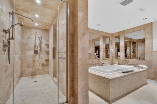 Master Bathroom - 1015 Ch. Cochrane, Mont-Tremblant, QC - Indoor Photo Showing Bathroom