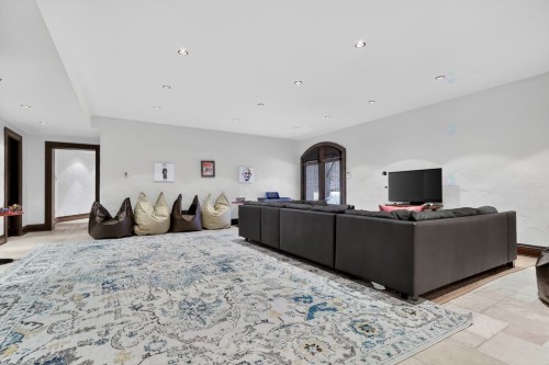 Family Room - 1015 Ch. Cochrane, Mont-Tremblant, QC - Indoor