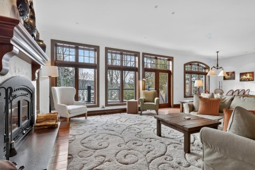 Living Room - 1015 Ch. Cochrane, Mont-Tremblant, QC - Indoor Photo Showing Living Room