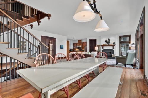 Dining Room - 1015 Ch. Cochrane, Mont-Tremblant, QC - Indoor Photo Showing Dining Room With Fireplace
