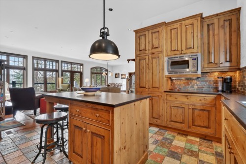 Kitchen - 1015 Ch. Cochrane, Mont-Tremblant, QC - Indoor Photo Showing Kitchen