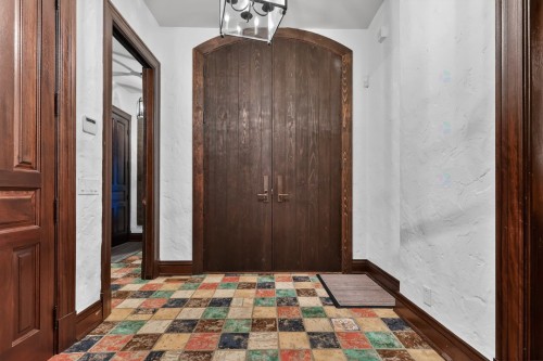 Passageway - 1015 Ch. Cochrane, Mont-Tremblant, QC - Indoor