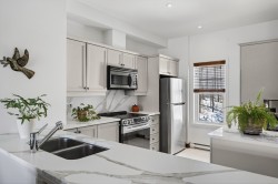 5-290 Rue du Mont-Plaisant  Mont-Tremblant, QC J8E 1L2