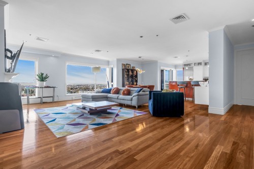 Living Room - 702-24 Ch. Bates, Montréal (Outremont), QC - Indoor Photo Showing Living Room
