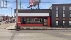 590 BARTON STREET E  Hamilton, ON L8L 2Z5