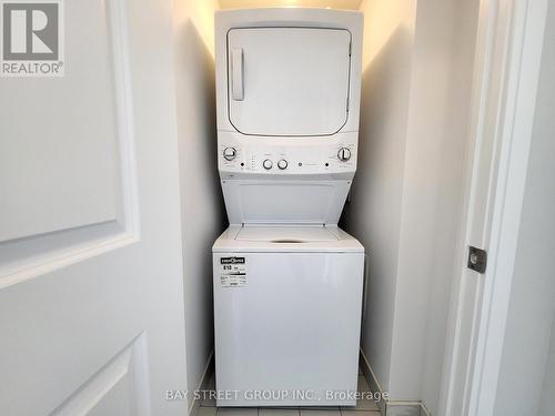 3608 - 50 Absolute Avenue, Mississauga, ON - Indoor Photo Showing Laundry Room