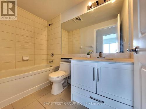 3608 - 50 Absolute Avenue, Mississauga, ON - Indoor Photo Showing Bathroom