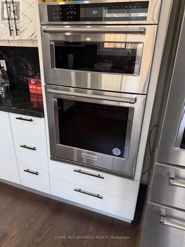 5807 Cornell Crescent, Mississauga, ON - Indoor Photo Showing Kitchen