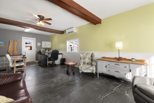 Salon - 6355 Ch. Stage, Stanstead-Est, QC - Indoor Photo Showing Living Room