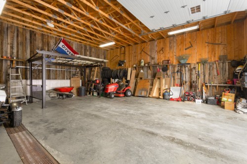 Garage - 6355 Ch. Stage, Stanstead-Est, QC - Indoor Photo Showing Garage