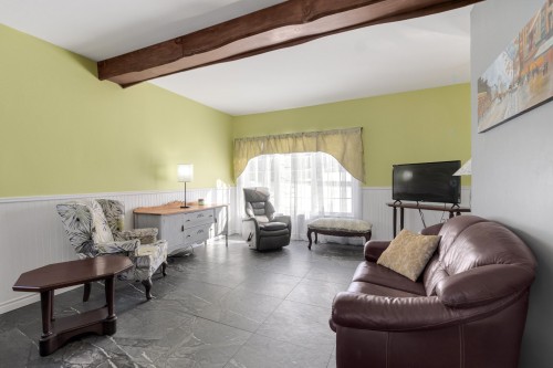 Salon - 6355 Ch. Stage, Stanstead-Est, QC - Indoor Photo Showing Living Room