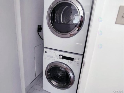 Salle de lavage - 6249 Av. Wilderton, Montréal (Côte-Des-Neiges/Notre-Dame-De-Grâce), QC - Indoor Photo Showing Laundry Room