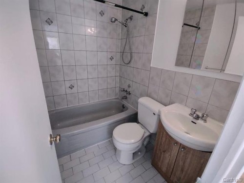 Salle de bains - 6249 Av. Wilderton, Montréal (Côte-Des-Neiges/Notre-Dame-De-Grâce), QC - Indoor Photo Showing Bathroom