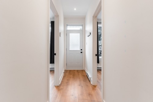 Hall d'entrée/Vestibule - 210  - 214 1Re Avenue, Montréal (Verdun/Île-Des-Soeurs), QC - Indoor Photo Showing Other Room