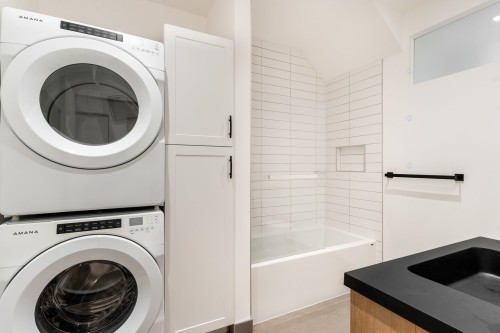 Salle de bains - 210  - 214 1Re Avenue, Montréal (Verdun/Île-Des-Soeurs), QC - Indoor Photo Showing Laundry Room