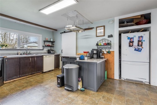 4766 Headquarters Rd, Courtenay, BC 