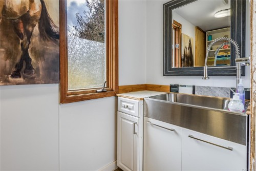 4766 Headquarters Rd, Courtenay, BC 