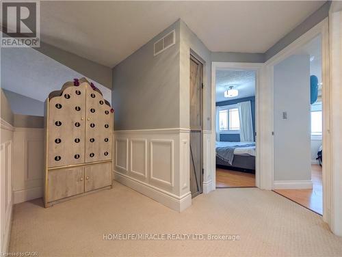39 Endeavour Drive, Cambridge, ON - Indoor Photo Showing Other Room