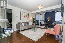 401 - 70 HIGH PARK AVENUE  Toronto, ON M6P 1A1