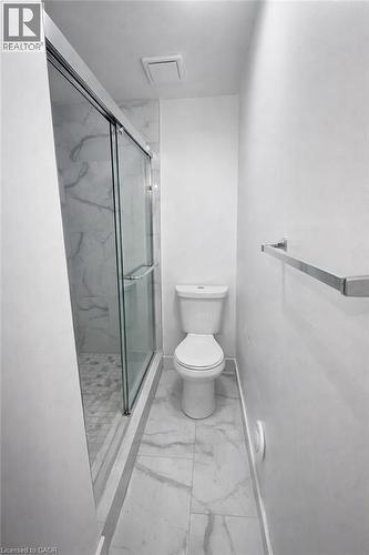 268 Blackhorne Drive, Kitchener, ON - Indoor Photo Showing Bathroom