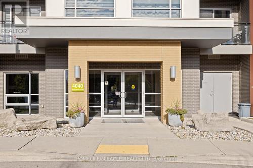 222 - 4040 Upper Middle Road, Burlington, ON - Outdoor With Balcony
