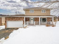 25 Ralph Edward Court  Dartmouth, NS B2W 6A1